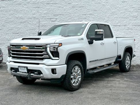 Certified 2024 Chevrolet Silverado 2500 High Country w/ Technology Package AWD/4WD image 3