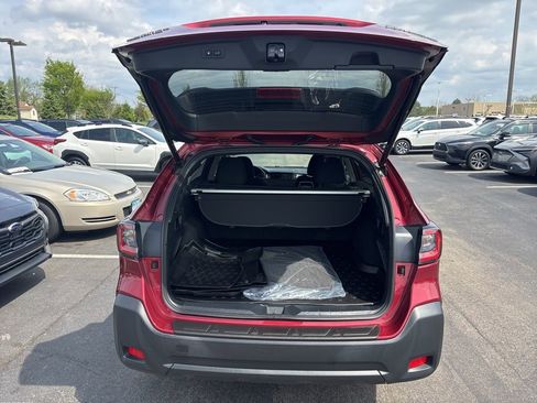 Certified 2025 Subaru Outback Premium w/ Popular Package #1 AWD/4WD image 8