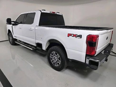 Used 2024 Ford F250 Lariat w/ FX4 Off-Road Package AWD/4WD image 5