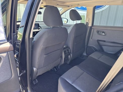 Used 2021 Nissan Rogue SV image 24