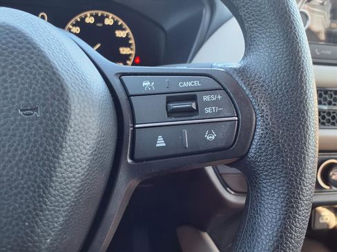 Used 2025 Honda HR-V LX image 16