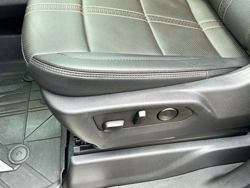 Used 2025 Chevrolet Silverado 1500 High Country AWD/4WD image 9