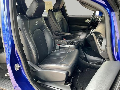 Used 2019 Chrysler Pacifica Touring-L w/ Advanced Safetytec Group FWD image 27