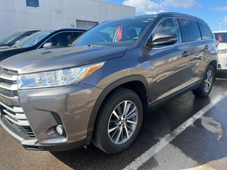 Used 2019 Toyota Highlander XLE video 2
