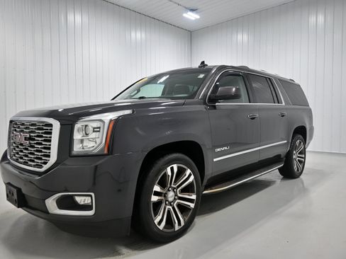 Used 2018 GMC Yukon XL Denali w/ Open Road Package AWD/4WD image 26