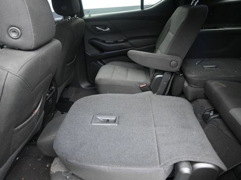 Used 2023 Chevrolet Traverse LT FWD image 14