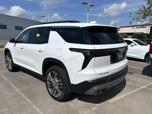 Used 2025 Chevrolet Traverse LT w/ LPO, Floor Liner Package FWD image 5