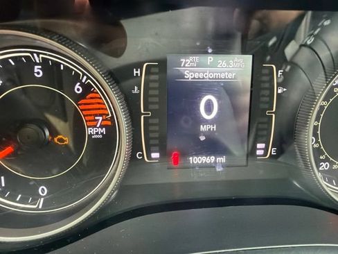Used 2019 Jeep Cherokee Latitude Plus w/ Comfort/Convenience Group AWD/4WD image 10