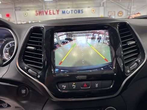 Certified 2021 Jeep Cherokee Limited w/ Elite Package image 19