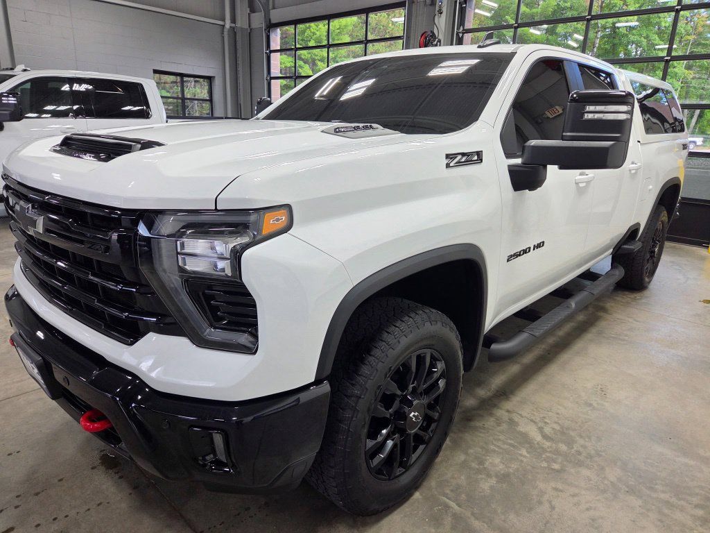 Used 2025 Chevrolet Silverado 2500 LT w/ Trail Boss Package AWD/4WD image 5