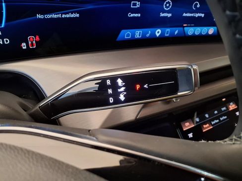 Certified 2026 Cadillac Vistiq Luxury AWD/4WD image 10