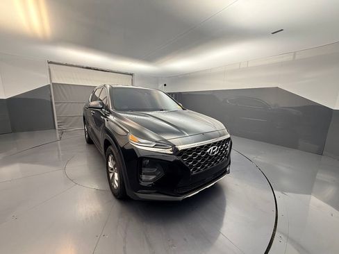 Used 2019 Hyundai Santa Fe SEL FWD image 9