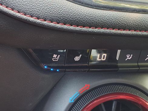 Used 2022 Chevrolet Blazer RS w/ Enhanced Convenience Package FWD image 10