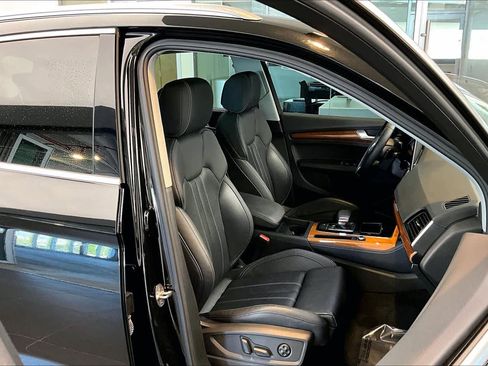 Used 2023 Audi Q5 2.0T Premium Plus w/ Premium Plus Package image 9