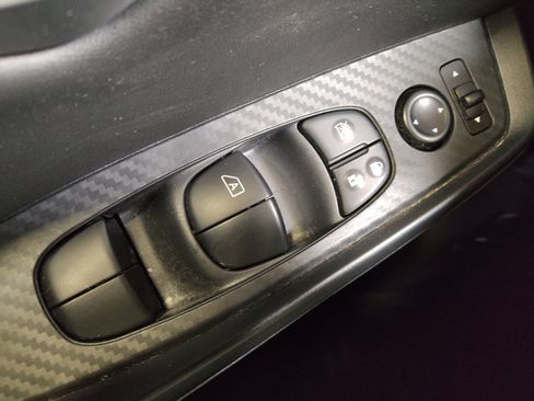 Used 2025 Nissan Sentra SV w/ All-Weather Package FWD image 27