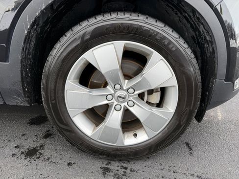 Used 2022 Volvo XC40 T5 Momentum image 25