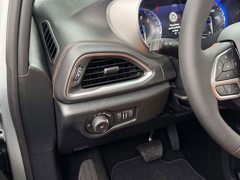 New 2026 Chrysler Pacifica Pinnacle image 32