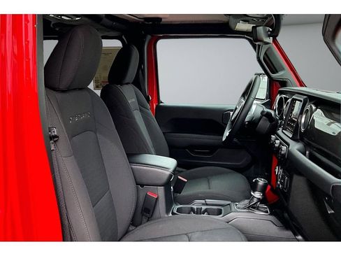 Used 2023 Jeep Gladiator Overland image 8