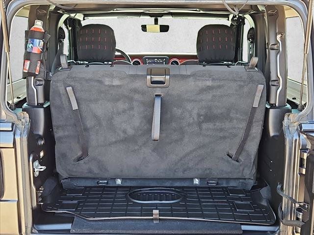 Used 2019 Jeep Wrangler Rubicon AWD/4WD image 6