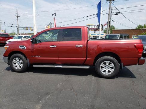 Used 2017 Nissan Titan SV AWD/4WD image 4