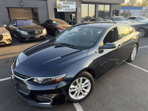 Used 2018 Chevrolet Malibu LT FWD image 2