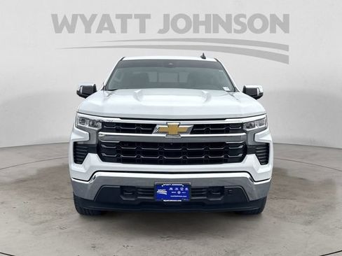 Used 2022 Chevrolet Silverado 1500 LT w/ Z71 Off-Road Package image 8