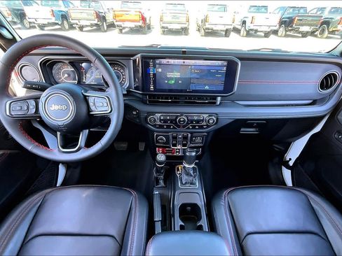 Used 2024 Jeep Gladiator Rubicon image 30