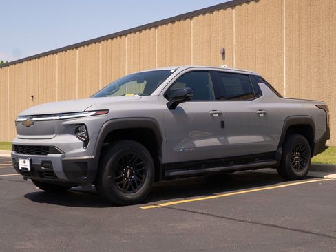 New 2025 Chevrolet Silverado EV LT image 4