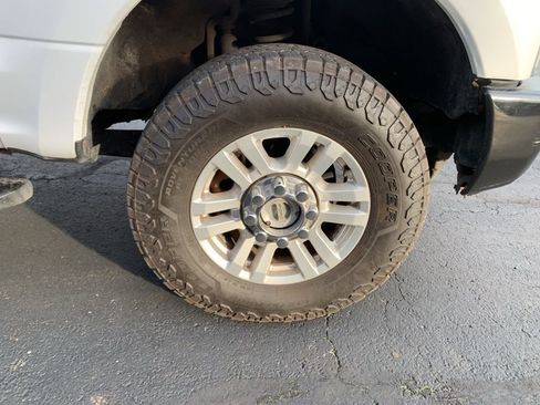 Used 2019 Ford F250 XL w/ Power Equipment Group AWD/4WD image 4