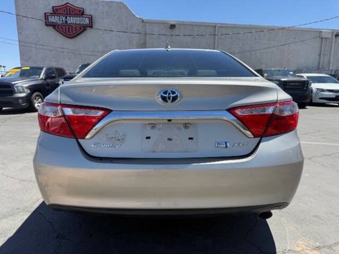 Used 2017 Toyota Camry XLE w/ Moonroof Package FWD image 4