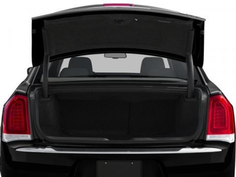 Used 2016 Chrysler 300 Limited w/ Driver Convenience Group image 15