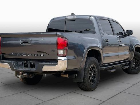 Used 2022 Toyota Tacoma SR5 RWD image 13