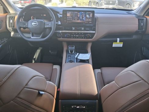 New 2026 Nissan Pathfinder Platinum AWD/4WD image 10
