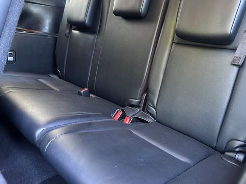 Used 2019 Toyota Highlander XLE w/ Carpet Mat Package (TMS) AWD/4WD image 36