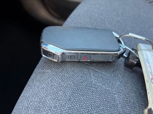 Used 2025 Kia Seltos S image 21