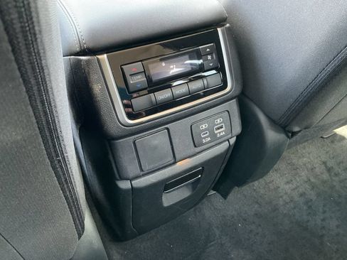 Used 2025 Subaru Ascent Premium AWD/4WD image 29