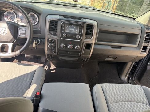Used 2019 RAM 1500 Express w/ Express Value Package AWD/4WD image 38