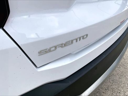 Used 2025 Kia Sorento S w/ Panoramic Sunroof Package image 28