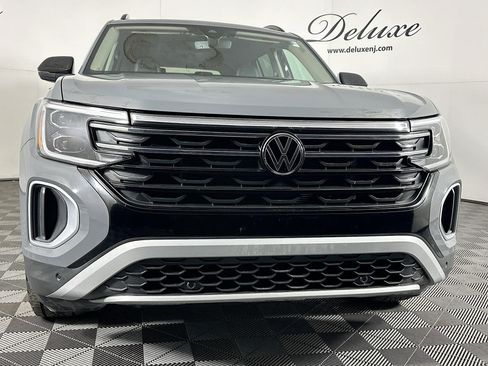 Used 2024 Volkswagen Atlas Peak Edition SEL image 33