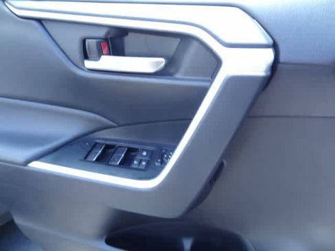 Used 2025 Toyota RAV4 XLE FWD image 22