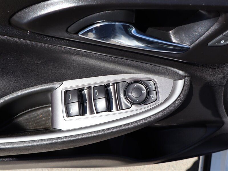 Used 2020 Chevrolet Malibu LS w/ Driver Confidence Package II FWD image 24