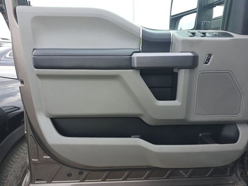 Used 2020 Ford F250 XLT w/ FX4 Off-Road Package image 8