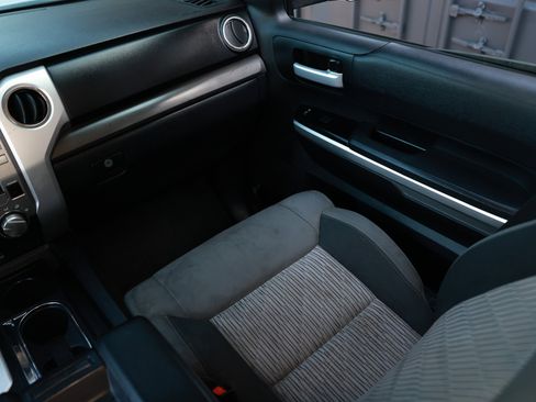 Used 2017 Toyota Tundra SR5 w/ SR5 Upgrade Package image 28