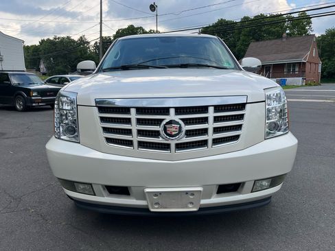 Used 2007 Cadillac Escalade AWD w/ Climate Package image 7