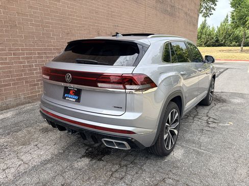 Used 2024 Volkswagen Atlas Cross Sport SEL Premium R-Line AWD/4WD image 5
