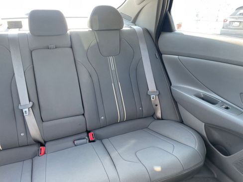 Used 2025 Hyundai Elantra SEL image 36