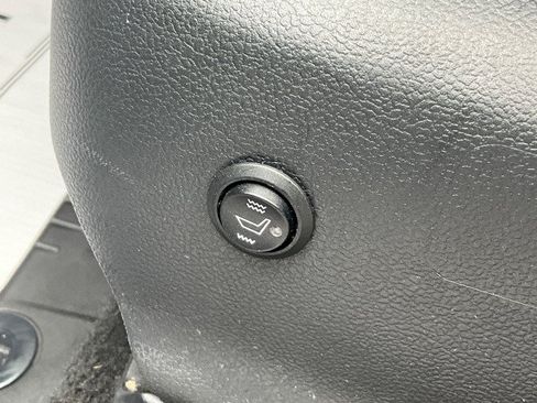 Used 2018 Toyota C-HR XLE FWD image 28