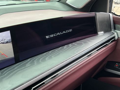 Used 2026 Cadillac Escalade ESV Sport w/ Touring Package image 36