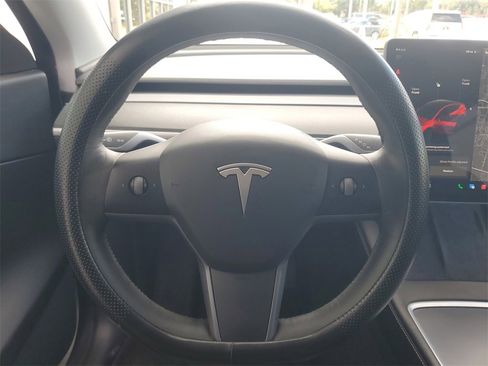 Used 2021 Tesla Model Y Long Range image 19