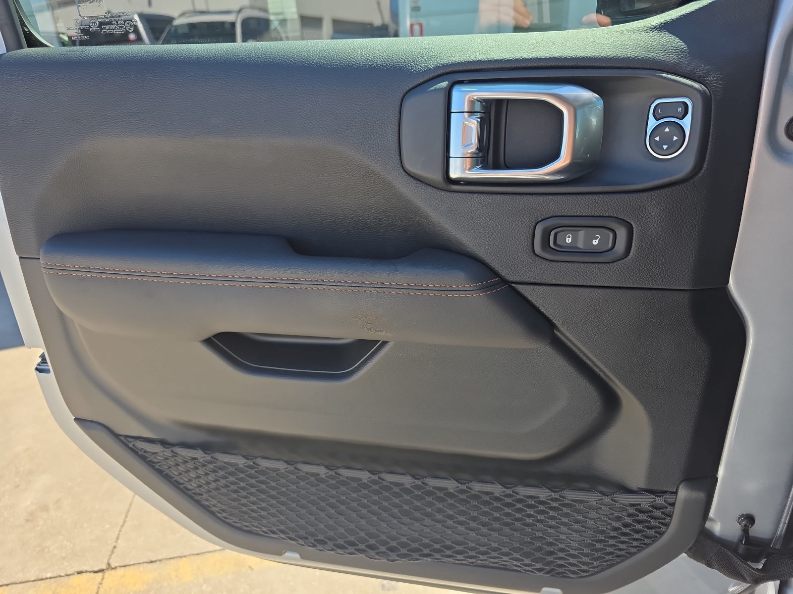 Used 2023 Jeep Gladiator Mojave w/ LED Lighting Group AWD/4WD image 24
